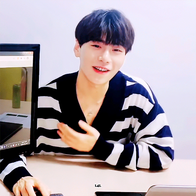 브이넥 니트 입고 노출있는 옷 입었다고 하는게 어이없고 귀여워 | 인스티즈