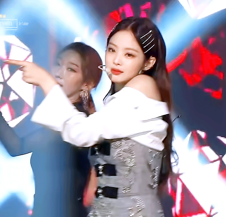 아까 잘못눌려서 제니 안본사람들은 다봐야하는 짤 다시대방출🖤💖 | 인스티즈