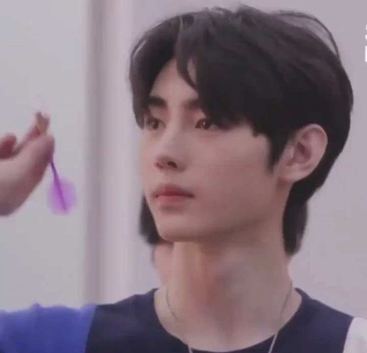 와 무슨 박성훈은 다트 던지는것도 잘생겼냐 | 인스티즈