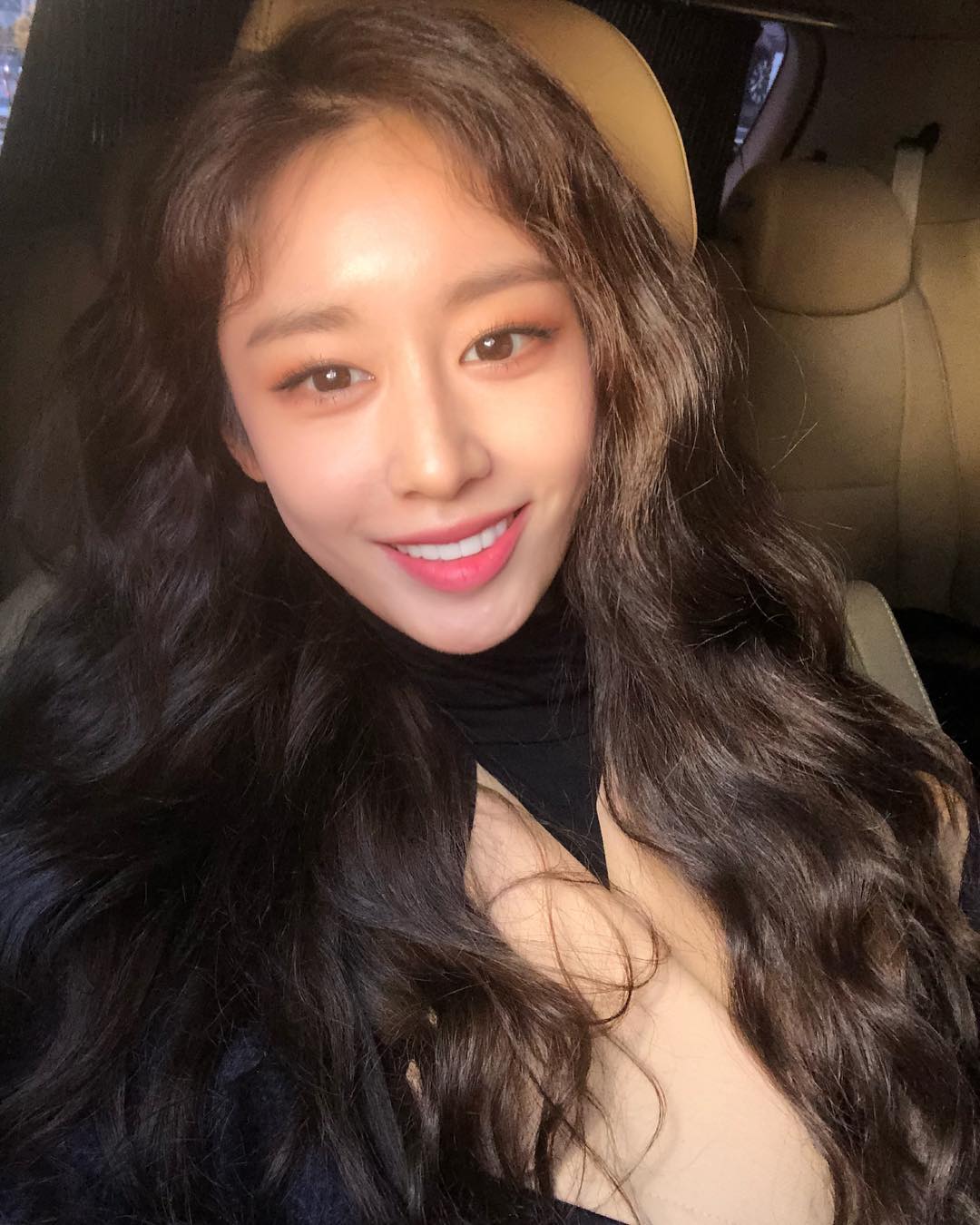 지연 인스타 구경하는데 되게 얼굴 크기가 이목구비 크기 주체 못하는 느낌 | 인스티즈