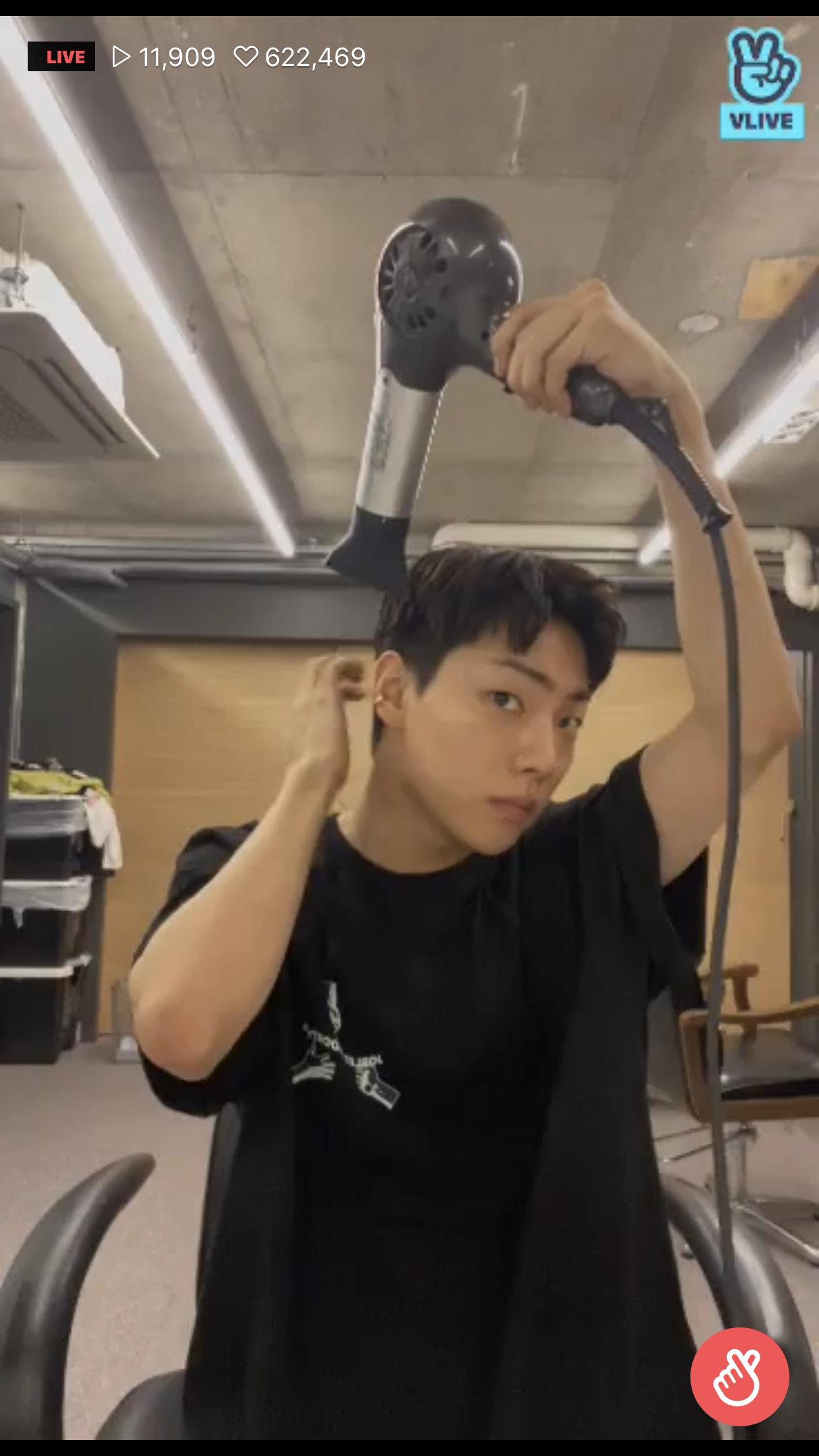 짧은 머리하는 브이앱이래서 머리 자르나 했는뎈ㅋㅋㅋㅋㅋㅋㅋ | 인스티즈