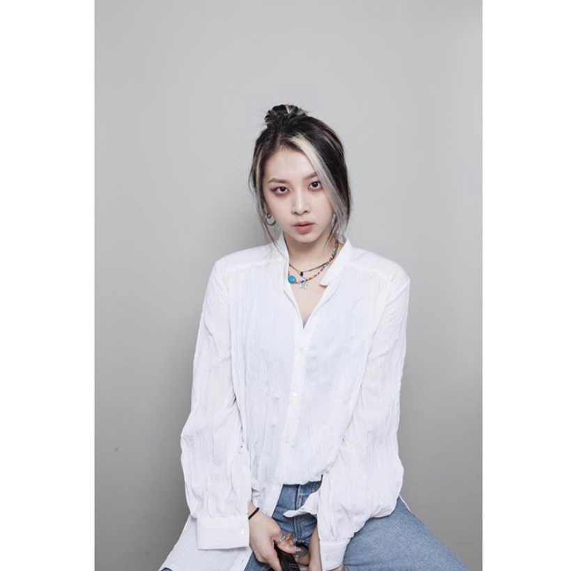 나 그 더듬이 염색 머리 너무 이상하다 생각했는데 | 인스티즈