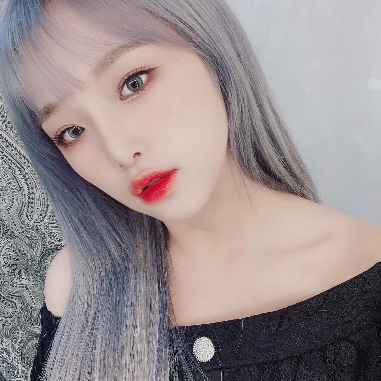 아이즈원 최예나 애쉬그레이 느낌으로 새로 염색했는데 진짜 이뻐 | 인스티즈