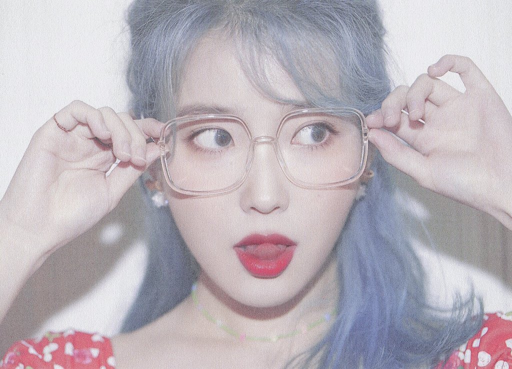 이거 아이유 맞아...?아닌가... ? | 인스티즈