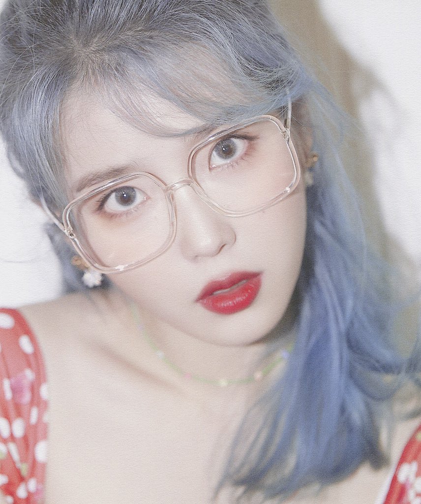 이거 아이유 맞아...?아닌가... ? | 인스티즈