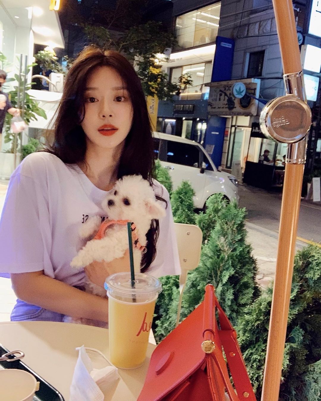 이주빈 인스타 가끔 구경할때마다 얼굴 어디선가 김민주가 보여... | 인스티즈