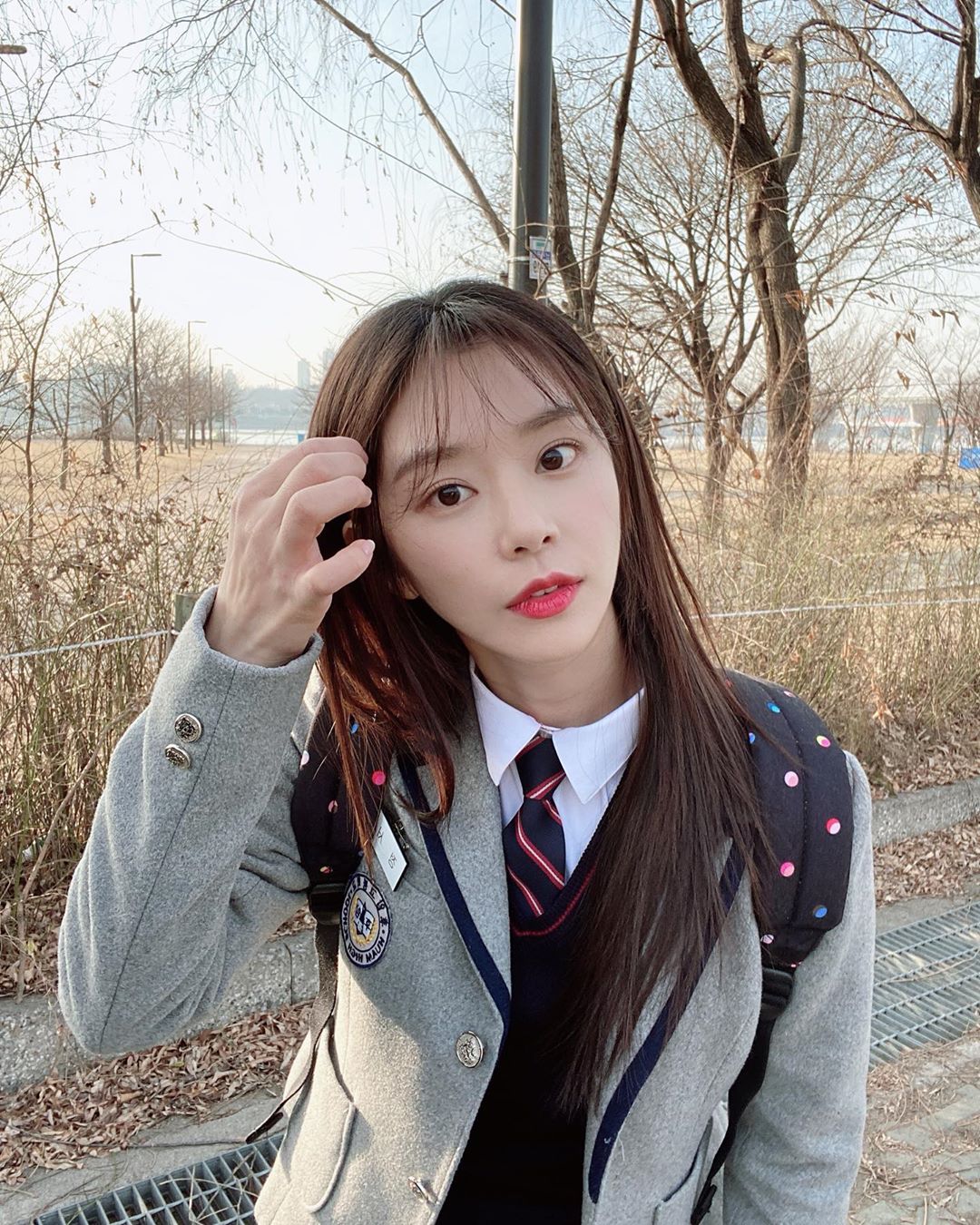 이주빈 인스타 가끔 구경할때마다 얼굴 어디선가 김민주가 보여... | 인스티즈