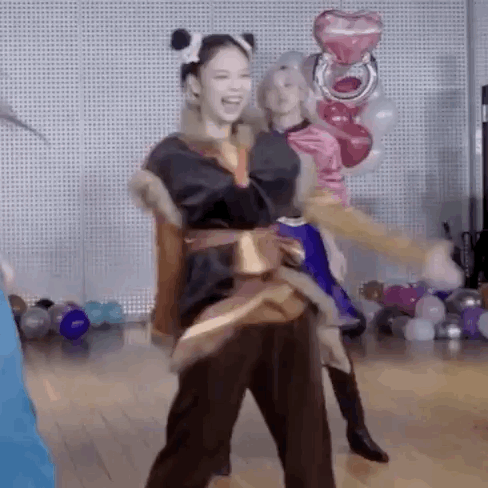 해외팬들 제니 놀리기 시작했다 (크리스토프 젠 + 쿠마사슴) | 인스티즈