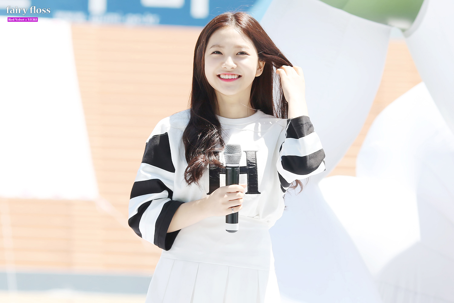 예리 데뷔초 어린이날 행사 레전드다 웃는 거 너무 예뻐 | 인스티즈