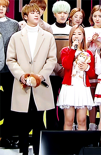 사람마다 다르지만 내 기준 남녀돌 덩치차이 레전드는 이거임 | 인스티즈