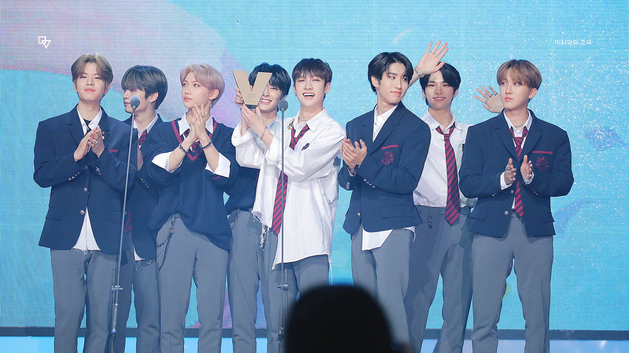 그룹내 덩치차이는 여기도 빠질수없지 | 인스티즈