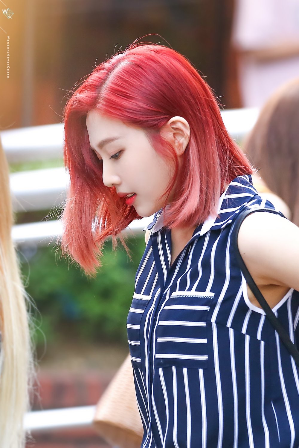 옆모습이 밀가루 인형같은 여돌 | 인스티즈