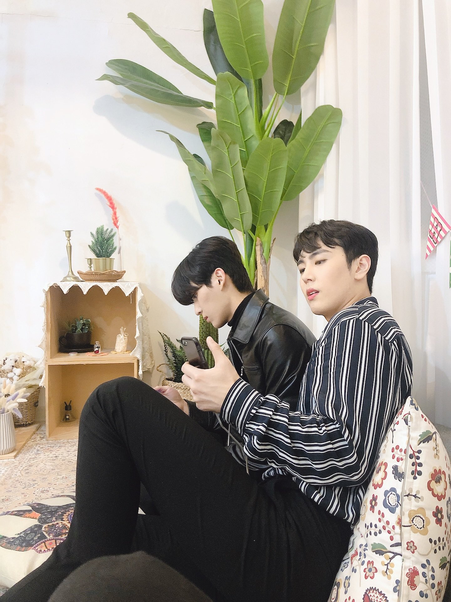 그 슾구에서 이 두사람 | 인스티즈