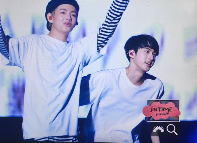 방탄 끌려가는 곰돌이 ㅋㅋㅋ | 인스티즈