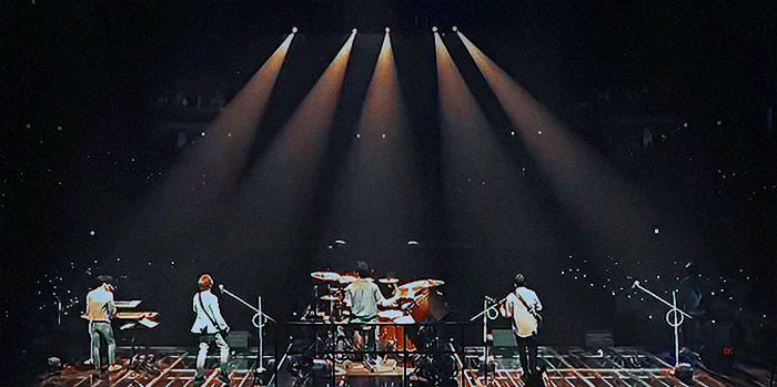 데이식스 콘서트 가고싶어요.... 무대가 이렇게 예쁜데... | 인스티즈