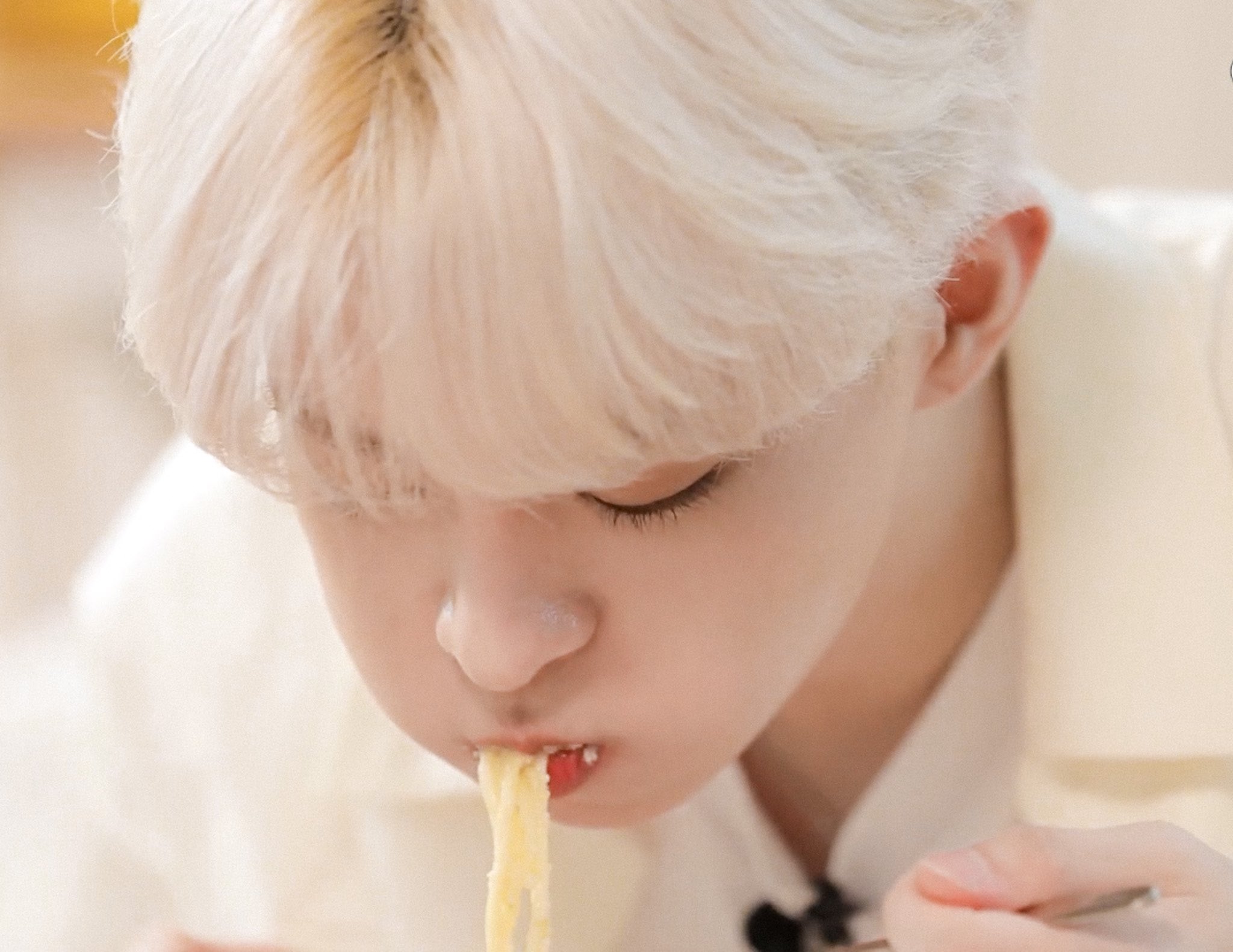 이 분 누구야 알려주어!!!!!!!!!!!!!!!!! | 인스티즈