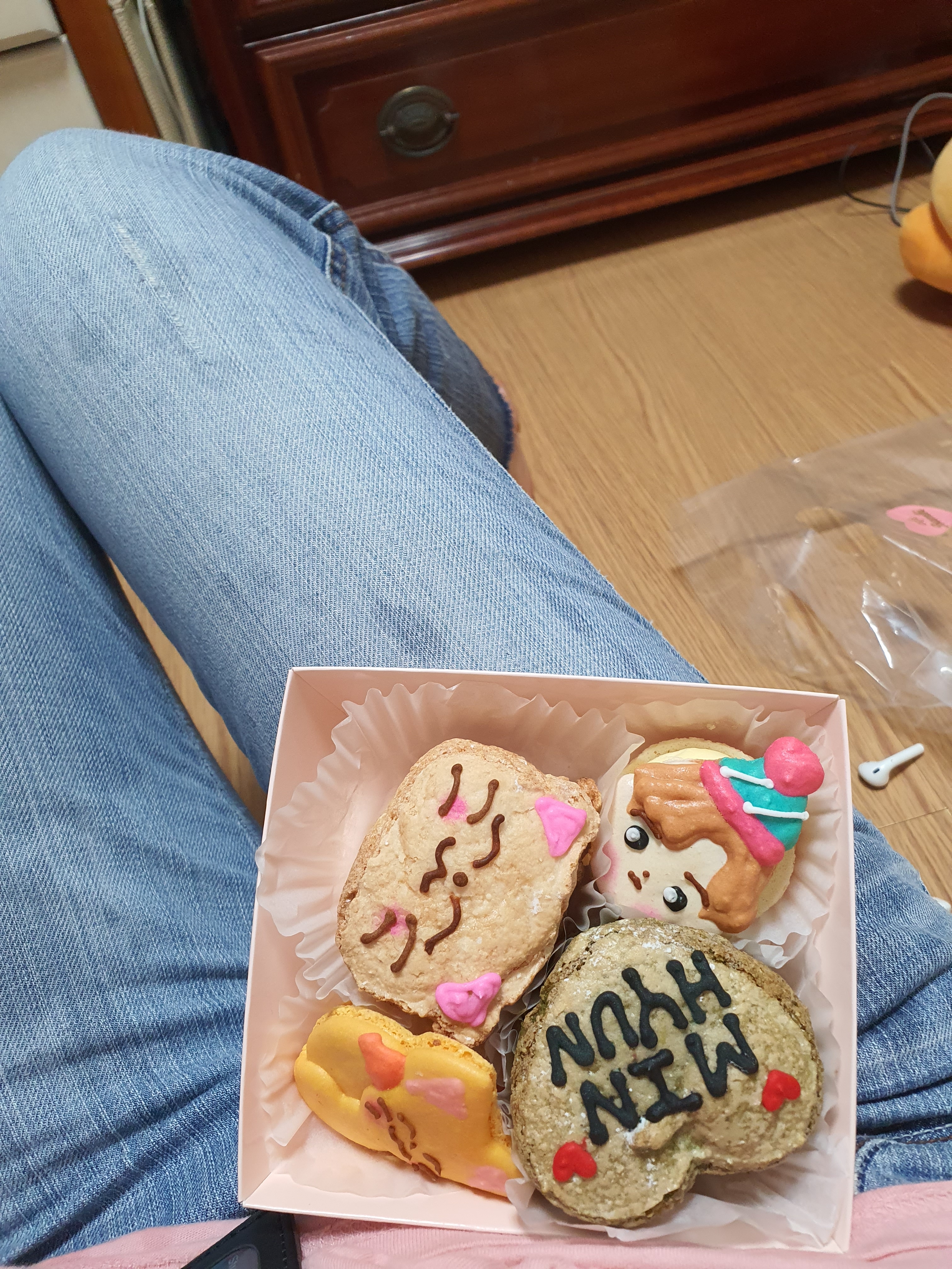 이렇게 찍으면 마카롱 좋아하는거 같지? | 인스티즈