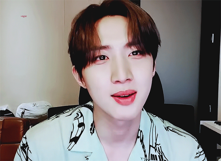 펜타곤 후이랑 다섯장 이회택랑 광염 소나타 후제이 다들 닮았더라 | 인스티즈