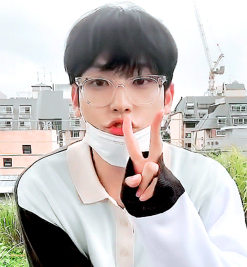 근데 인성은 키 아는데 그래도 작을것같음 | 인스티즈