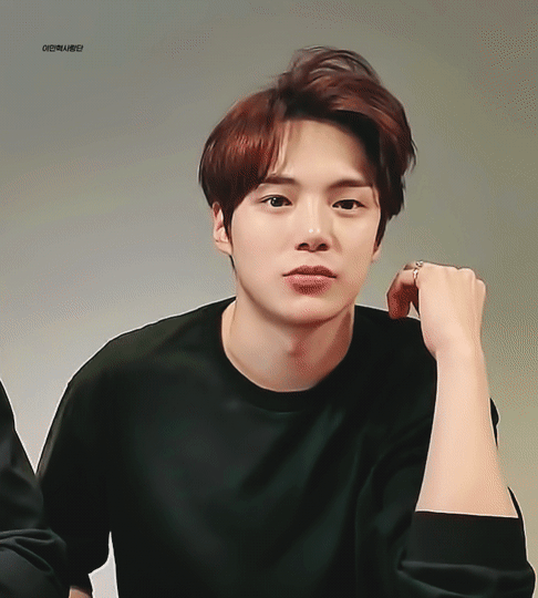 걍 까만티 입고 브이앱하는데 개잘생겼어 | 인스티즈