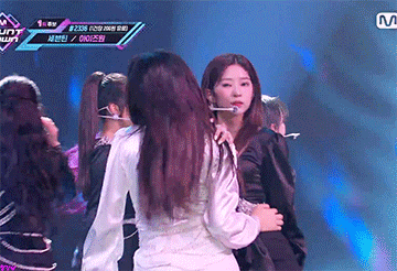 근데 환상동화에서 민주 찡그리는거 아이디어 대체 누가 낸걸까 | 인스티즈