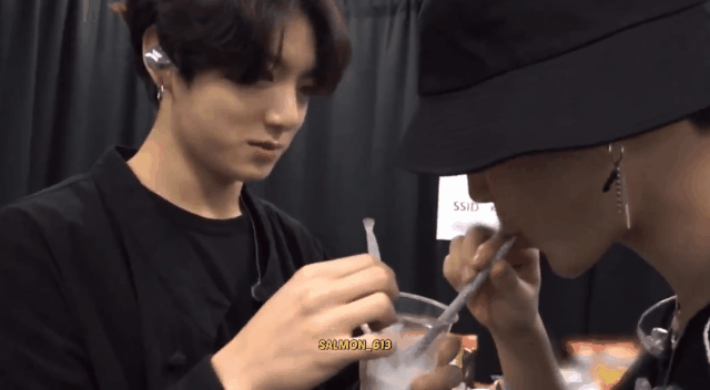 방탄 굳이 또 한 컵으로 같이 우유 마시기 ㅋㅋㅋㅋㅋㅋㅋㅋㅋㅋㅋㅋㅋㅋㅋㅋㅋㅋㅋ | 인스티즈