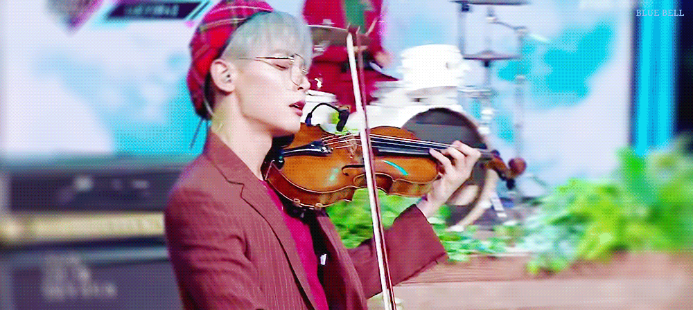 다리저리다고 옆에서 이러고있음ㅋㅋㅋㅋㅋㅋㅋㅋㅋ | 인스티즈