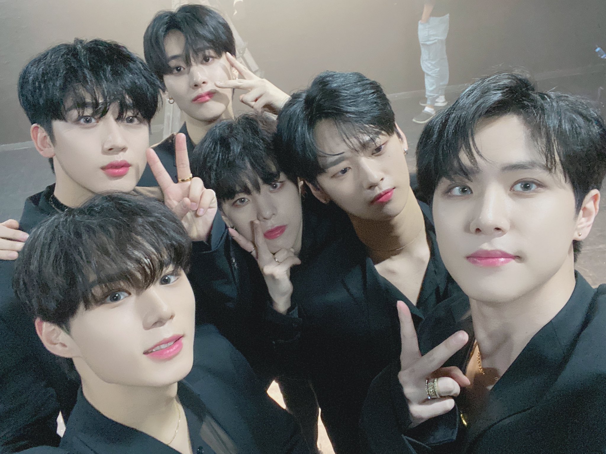 위엔터 진짜 소나무네 | 인스티즈