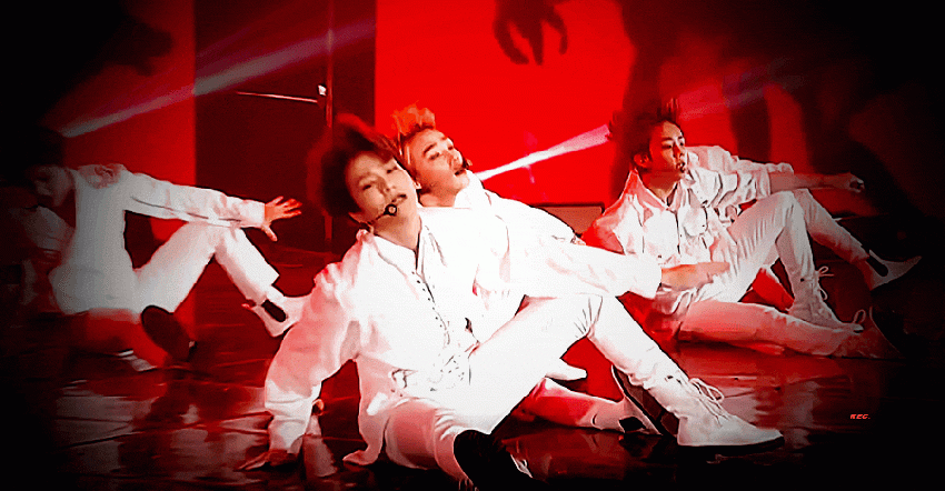 카메라 쳐다보는거 다시봐도 미쳤어 이걸 티비로 못봤다니 | 인스티즈