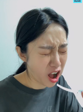 서지수 먹방하는데 피클이 너무 셔서 반응봐ㅋㅋㅋㅋㅋㅋㅋㅋㅋㅋ | 인스티즈