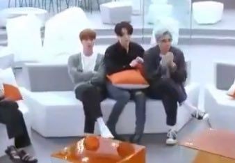 흩어지면 죽는 병에 걸린 것 같은 방탄 | 인스티즈