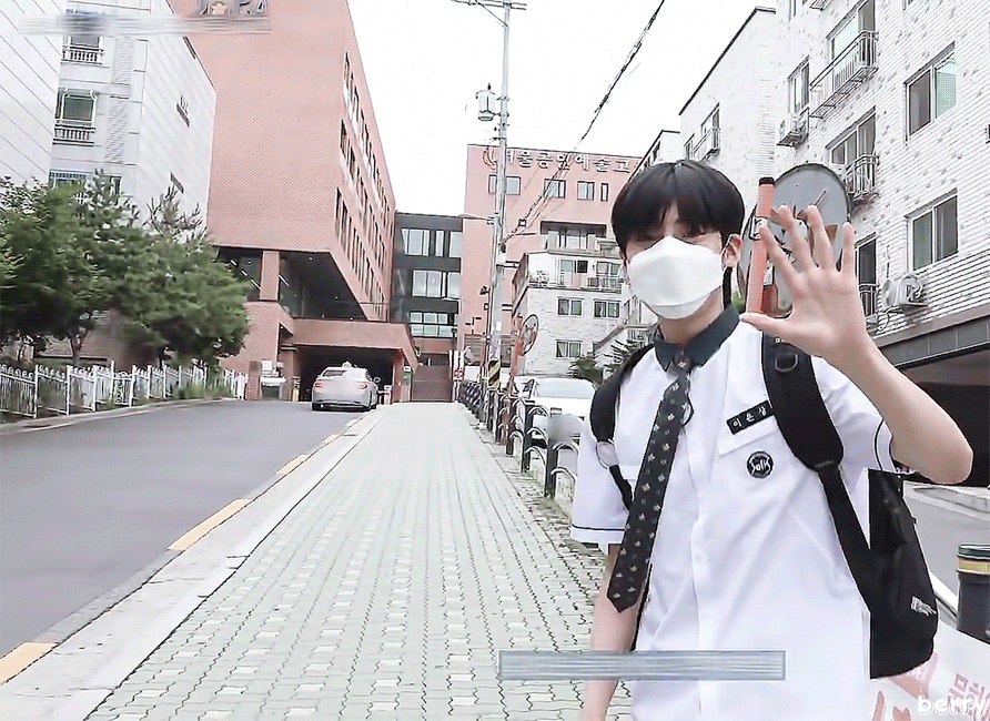 20살되도 교복 입는 아이돌? | 인스티즈