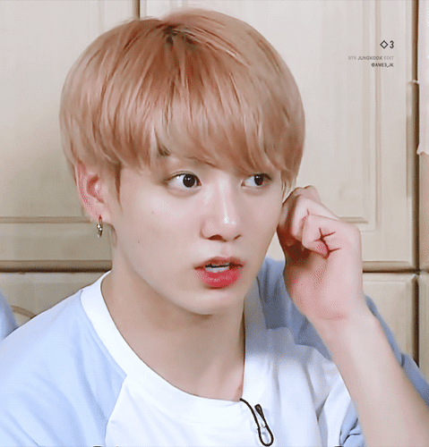 방탄 정국은 몰랐다던 자기 트레이드 마크인 버릇 | 인스티즈