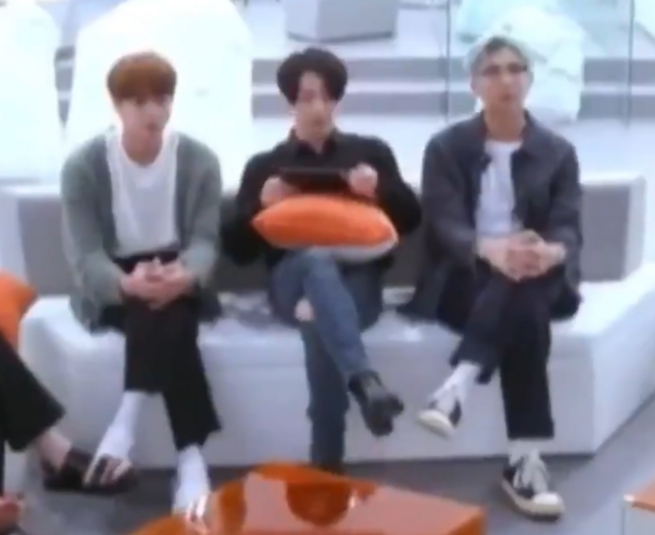 아이랜드로 보는 방탄이 야채튀김이 되는 과정 | 인스티즈