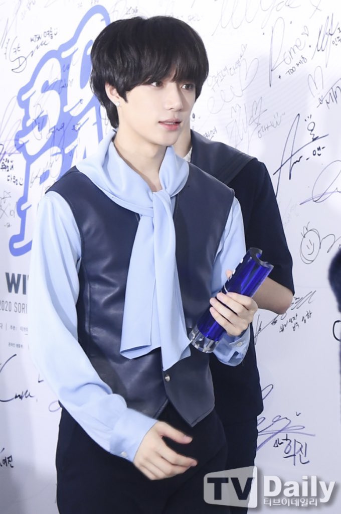 투바투 시상식에서 또 잘생기고 왔네 | 인스티즈