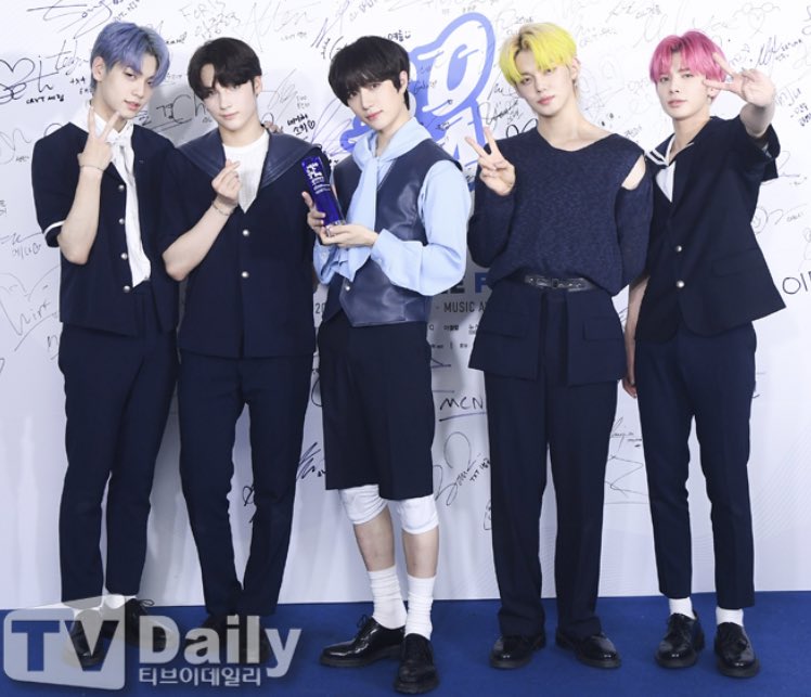 투바투 시상식에서 또 잘생기고 왔네 | 인스티즈