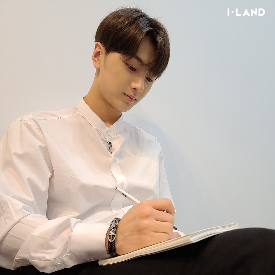 아이랜드 이 사진 어디에 뜬 거야? | 인스티즈