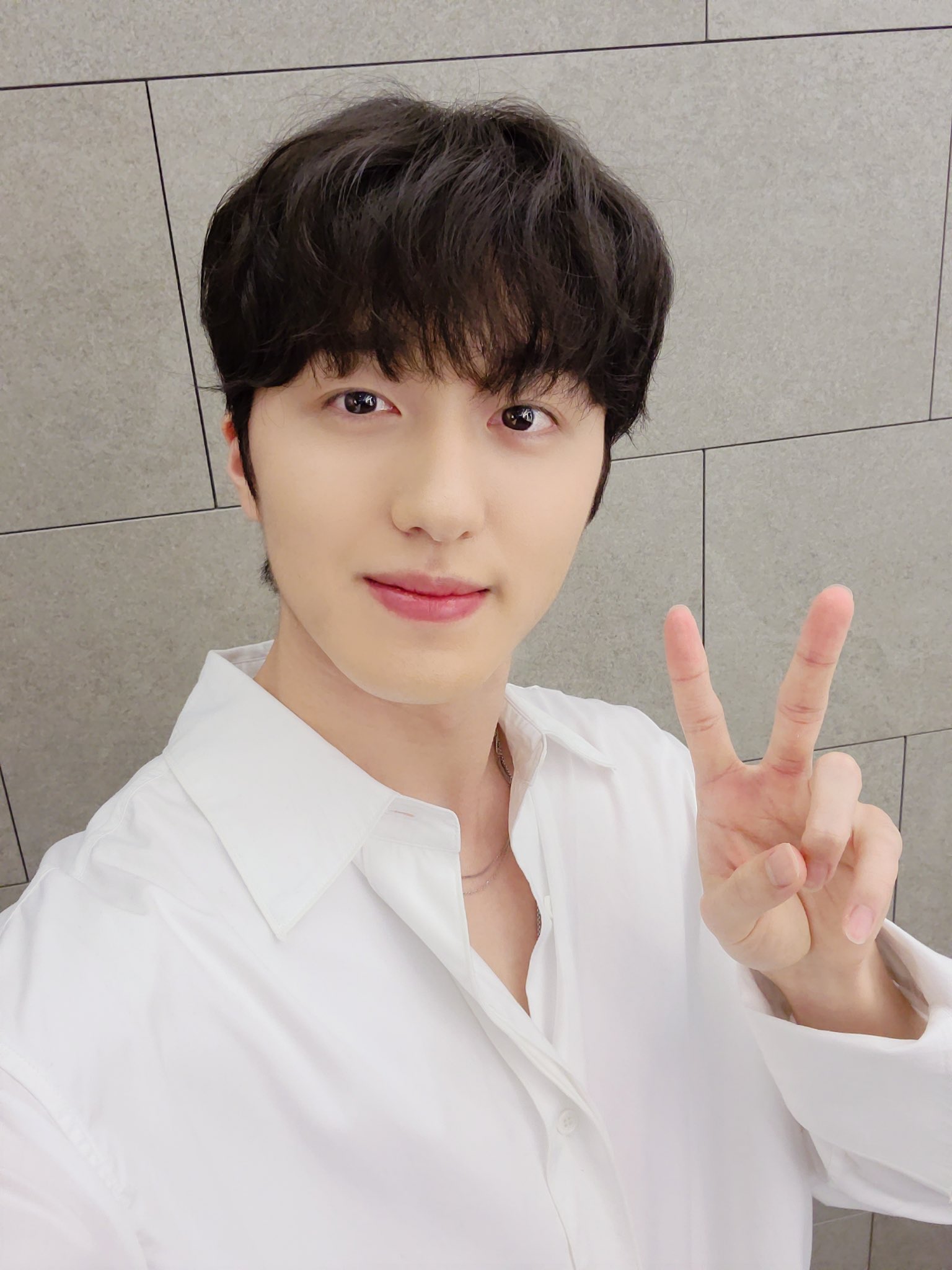 어떡해요 강찬희 흑발이 너무 예쁜데요... | 인스티즈