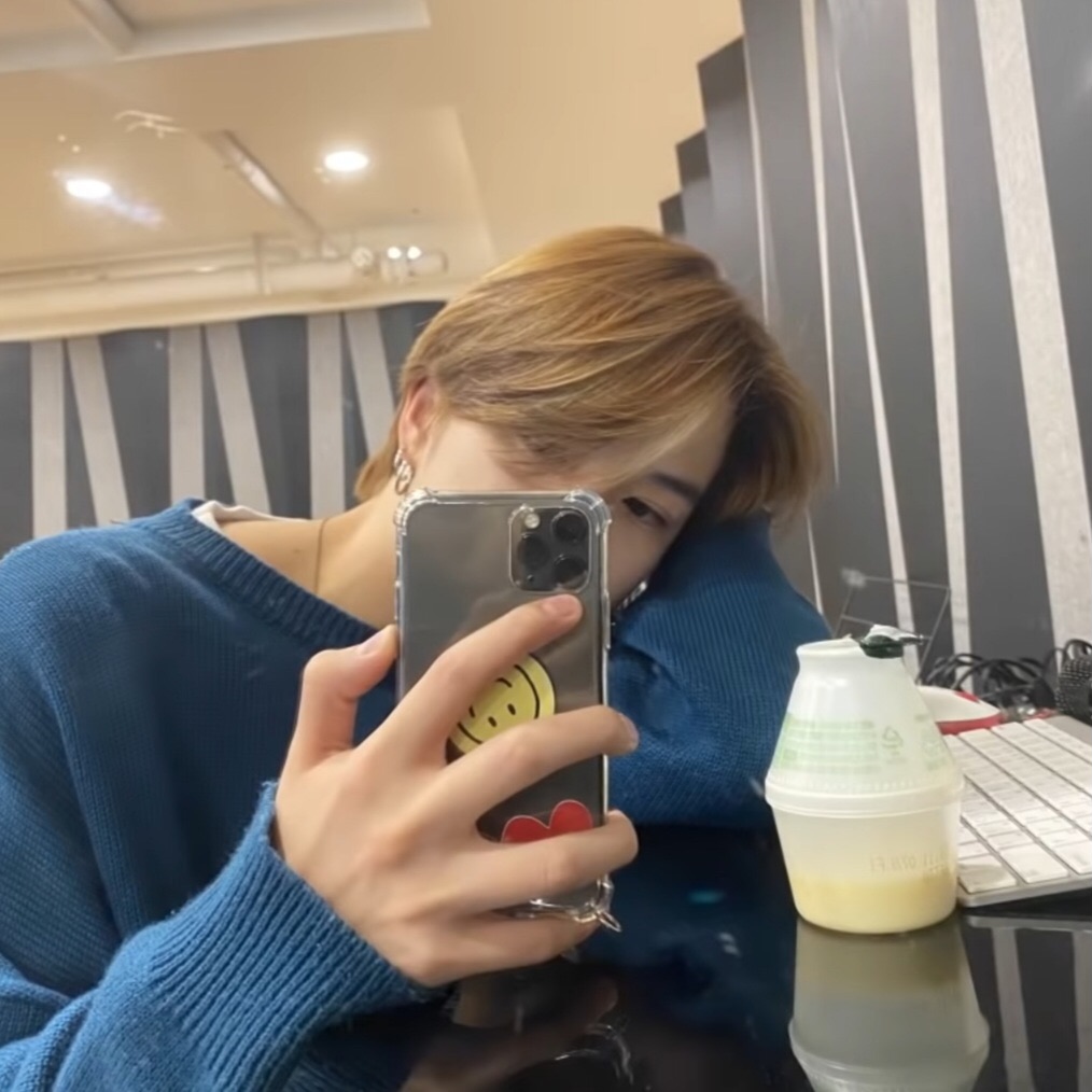 멤버 레전드 셀카 포즈 똑같이 찍은 트레저 멤버들 | 인스티즈