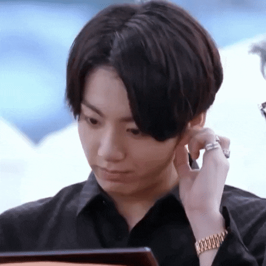 방탄 정국은 몰랐다던 자기 트레이드 마크인 버릇 | 인스티즈