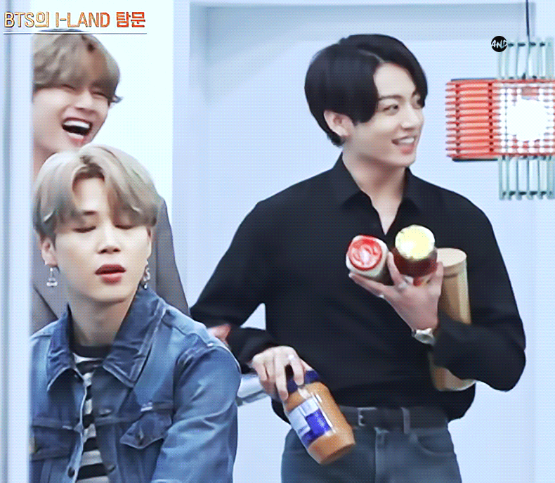 방탄 정국 두손 가득 음식 들고 나오는겈ㅋㅋㅋㅋㅋㅋㅋㅋㅋㅋㅋㅋㅋ | 인스티즈