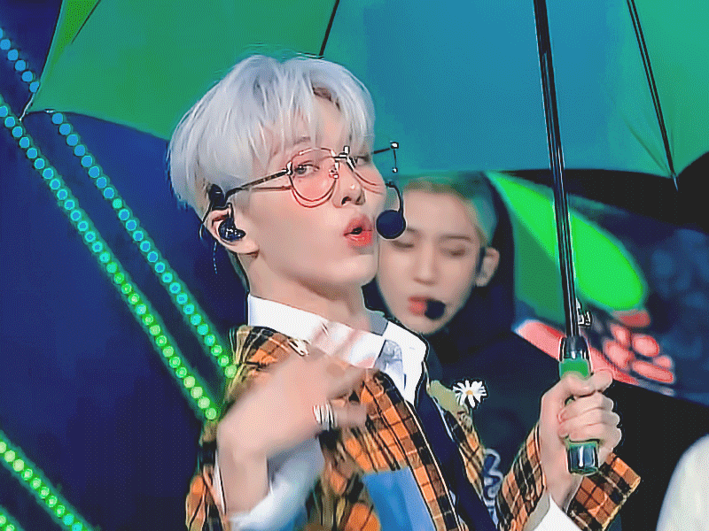 너드?블러셔?컨셉 찰떡같이 소화한 우리애 보고가줘 (주어 펜타곤 키노) | 인스티즈