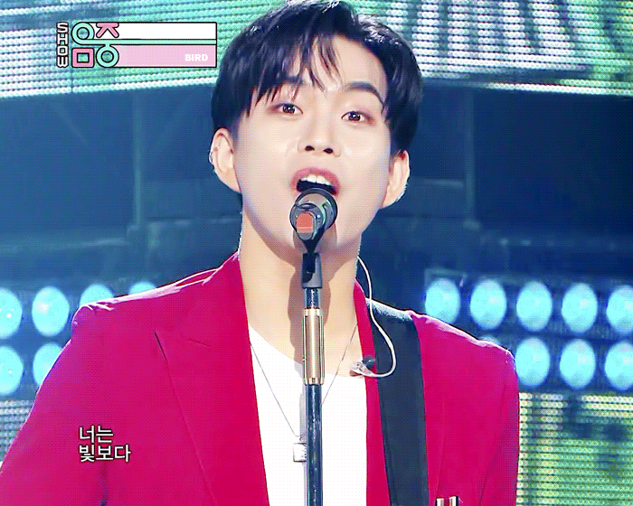 혼자 거리에서 버스킹 하던 이 사람은 | 인스티즈