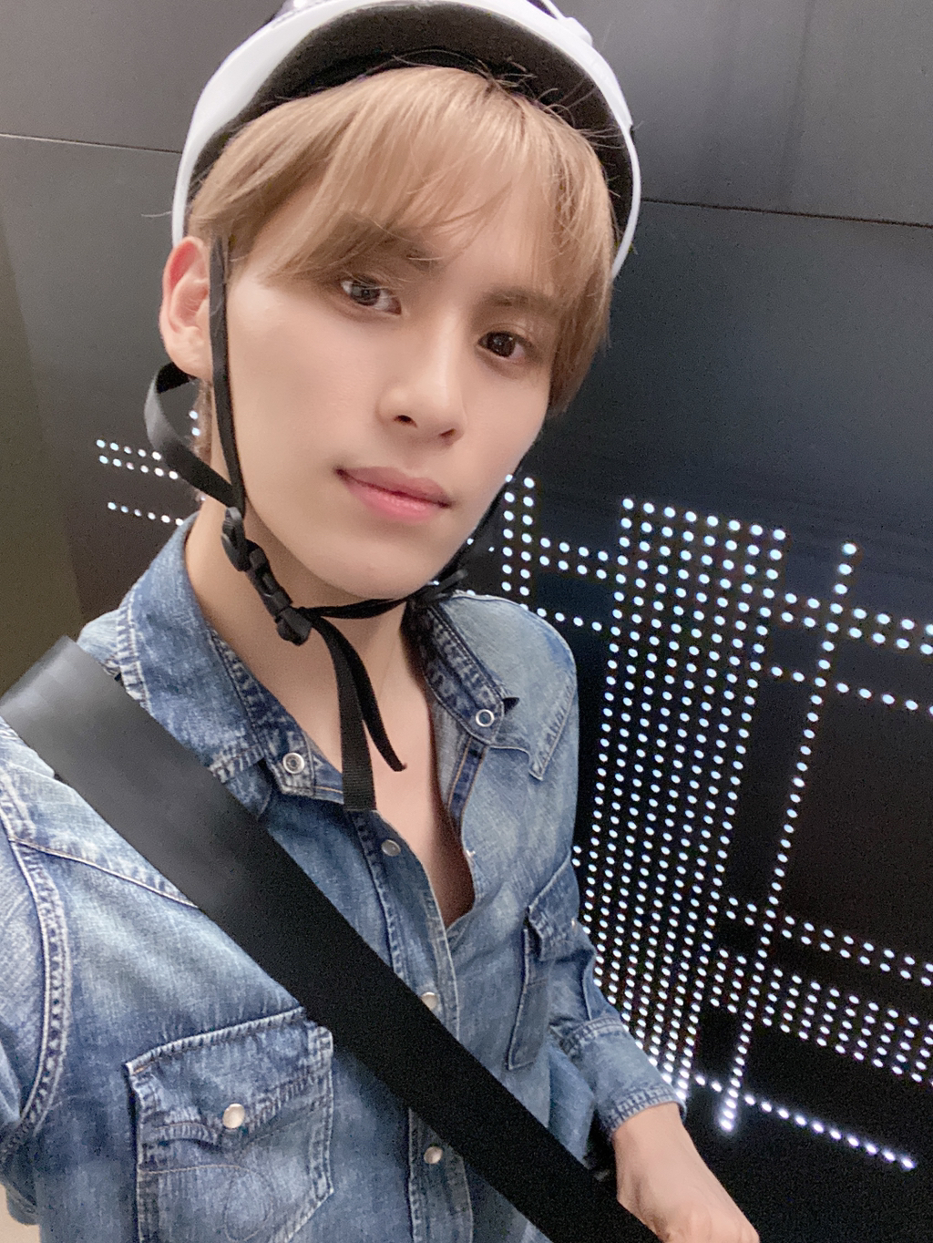 카트하는데 헬멧에 벨트 하는 애 | 인스티즈