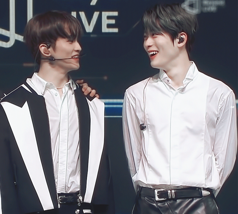 와 이사진 보자마자 nct127 멤버들이 마크 왜 그렇게 예뻐하는지 바로 이해함ㅋㅋㅋㅋㅋㅋ | 인스티즈