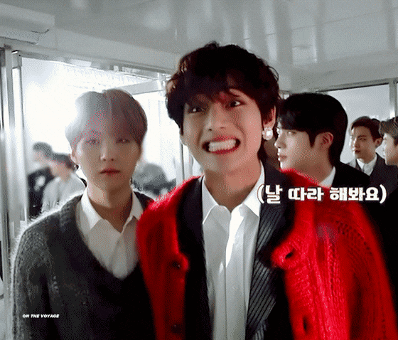 방탄 뷔 따라하는 슈가ㅋㅋㅋㅋㅋㅋ | 인스티즈