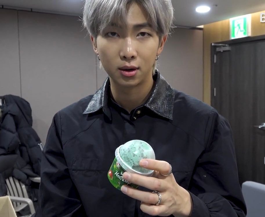 <충격> 방탄 알엠 민초 품다 | 인스티즈