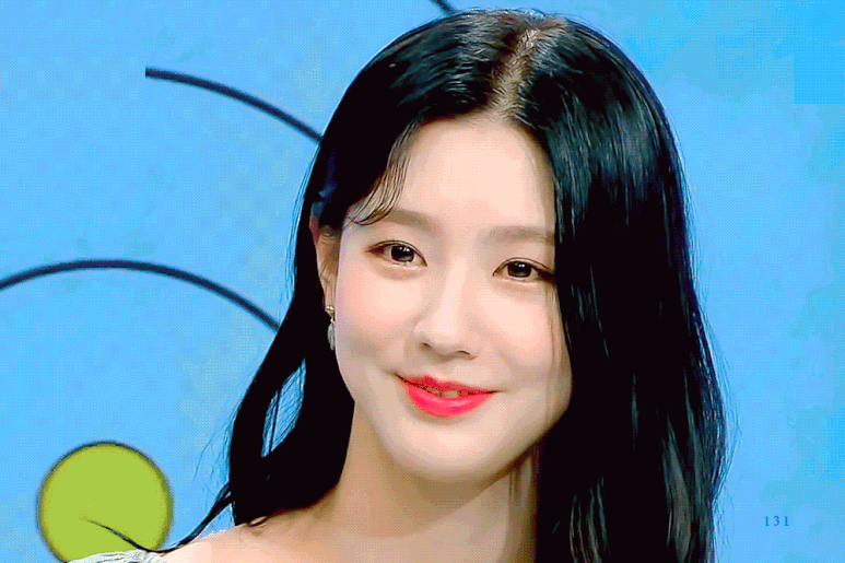 미연 이번 헤어 잔머리 조금 내는거 진짜 개잘어울려 | 인스티즈