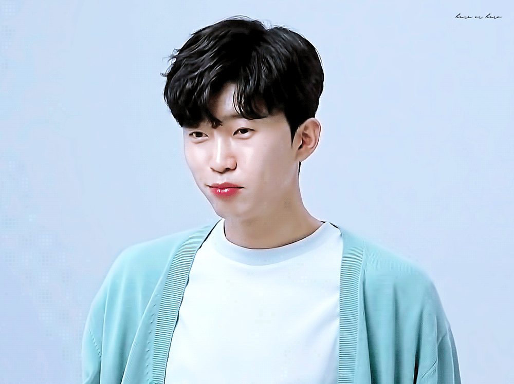 임영웅 귀엽고 예쁘고 멋진거 혼자 다 하네 | 인스티즈