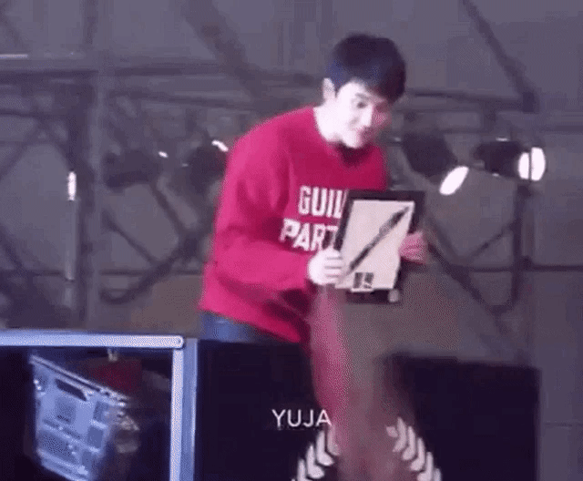 오빠사랑해 나8살이야 드립 진심으로 치고싶은 아이돌... | 인스티즈